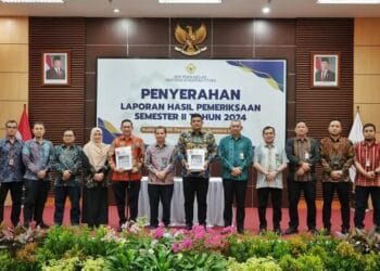 Bobby Nasution saat menerima Laporan Hasil Pemeriksaan (LHP) Semester II Tahun 2024 di Kantor Badan Pemeriksa Keuangan (BPK) RI Perwakilan Provinsi Sumatera Utara, Jalan Imam Bonjol Medan. (Foto/Istimewa/youbenews.com) Jum’at (27/12/2024)