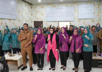 TP PKK Medan Melakukan Supervisi dalam Rangka UP2K di Tegal Sari