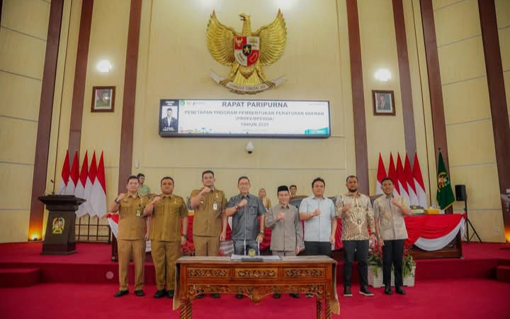 Wali Kota Medan Bobby Nasution Setujui Propemperda Tahun 2025 dengan Pimpinan DPRD Kota Medan