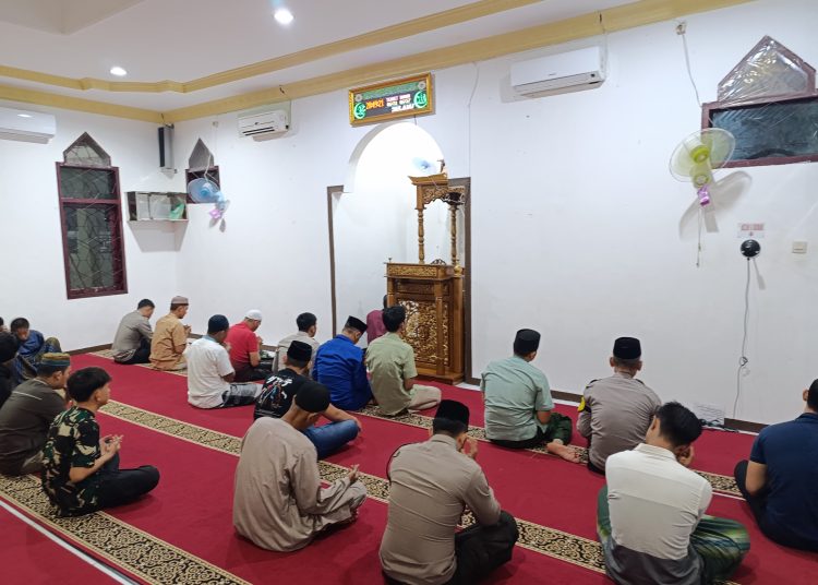 Polres Sibolga Gelar Sholat Ghoib : Doa Bersama Untuk Personel Polri yang Gugur di Lampung