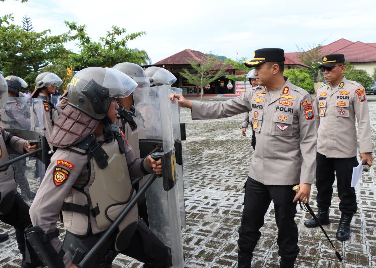 Kapolres Tapteng Pimpin Latihan Dalmas, Persiapan Pengamanan Mayday 2025