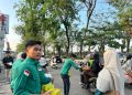 Jelang Berbuka Puasa Bersama, Plt Ketua PC HIMMAH Medan Berbagi Takjil ke Masyarakat Sekitar