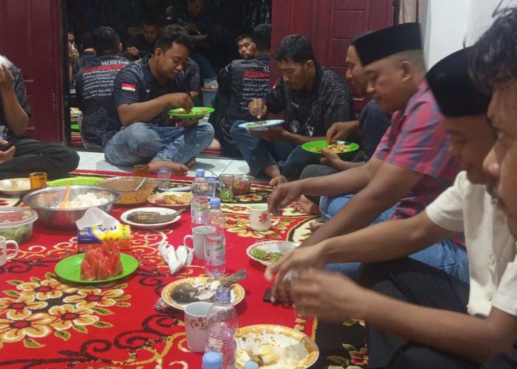 Gerakan Buruh Fordisbuni Langkat Buka Puasa Bersama Camat Wampu