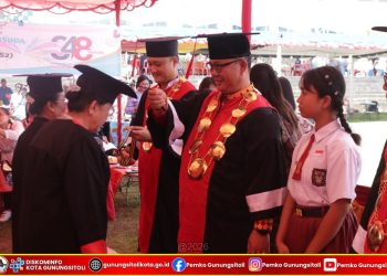 Lansia Tangguh dan Mandiri, Wali Kota Gunungsitoli Pimpin Wisuda Sekolah Lansia se-Kota Gunungsitoli