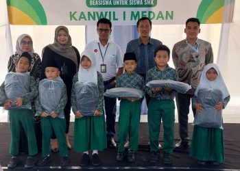 Peringati Hardiknas, Pegadaian Salurkan Bantuan Pendidikan dan Beasiswa untuk Sekolah di Medan