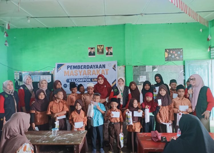 Yayasan Roemah Dakwah Indonesia Salurkan Beasiswa Yatim dan Perkuat UMKM Perempuan di Bagan Deli
